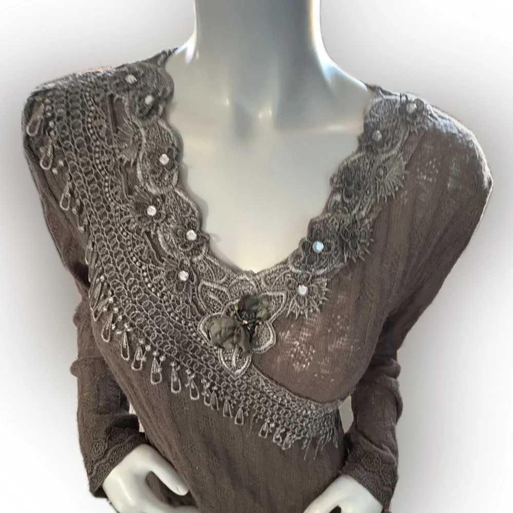 Women’s Vandana brown lightweight long-sleeve sweater with tons of details - XL - Picture 2 of 10